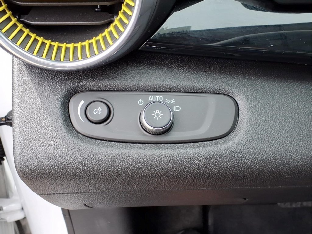 Used 2024 Chevrolet Trax ACTIV w/ Driver Confidence Package FWD image 18