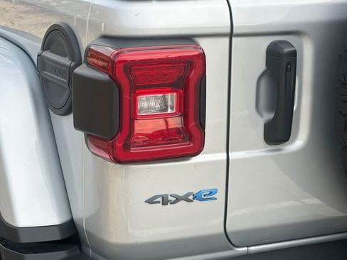 Used 2023 Jeep Wrangler Unlimited Rubicon 4xe w/ Steel Bumper Group image 33