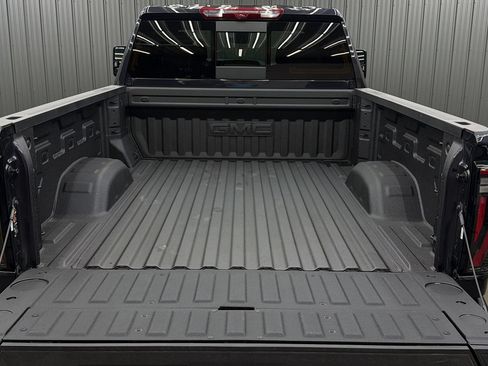 Used 2026 GMC Sierra 2500 AT4 w/ AT4 Premium Plus Package AWD/4WD image 17