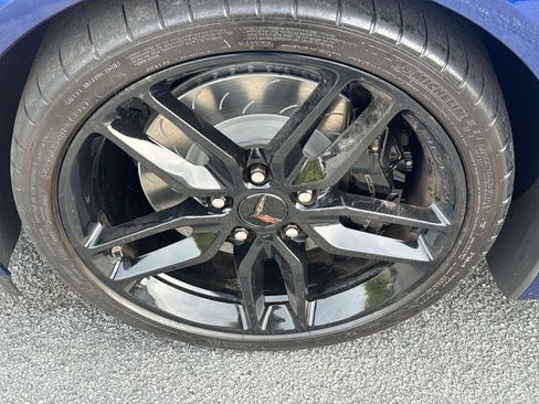 Used 2019 Chevrolet Corvette Stingray Coupe RWD image 12