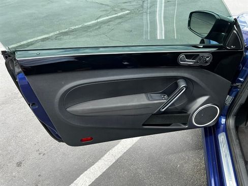 Used 2014 Volkswagen Beetle R-Line FWD image 20