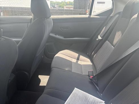 Used 2025 Nissan Sentra SV FWD image 17
