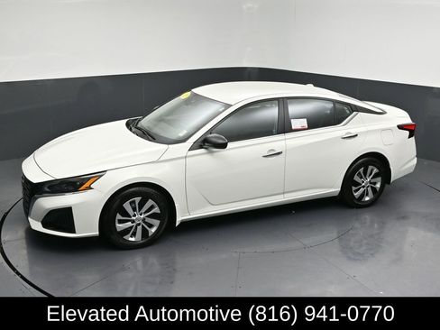Used 2025 Nissan Altima 2.5 S FWD image 24