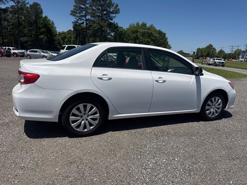 Used 2013 Toyota Corolla LE FWD image 15