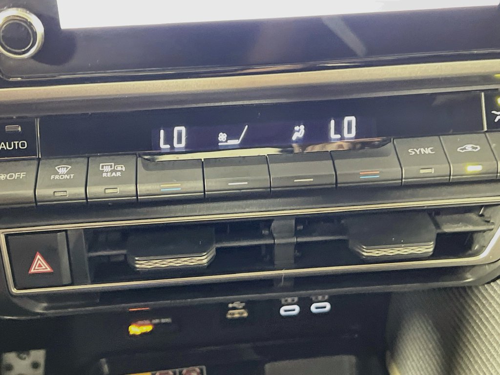 Used 2025 Toyota Camry SE FWD image 23