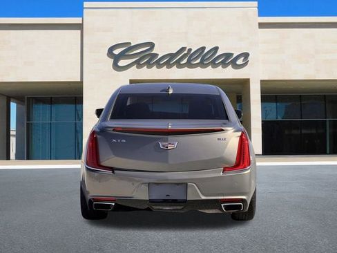 Used 2019 Cadillac XTS Luxury w/ Driver Awareness Package image 4