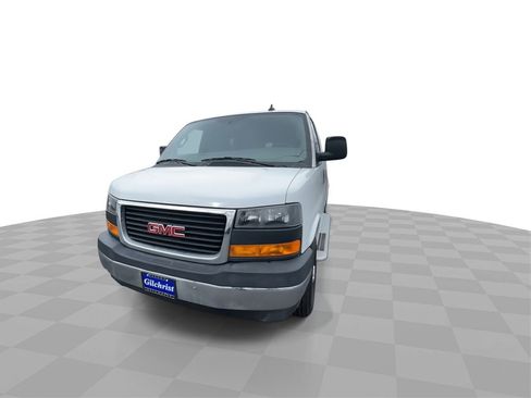 Used 2022 GMC Savana 2500 w/ Driver Convenience Package image 3