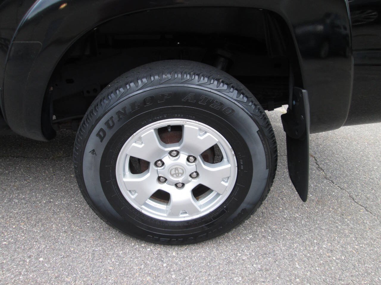 Used 2012 Toyota Tacoma 4x4 Double Cab w/ SR5 Pkg image 12