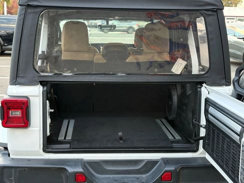 Used 2018 Jeep Wrangler Unlimited Sahara w/ Dual Top Group image 31