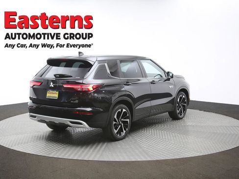 Used 2023 Mitsubishi Outlander SE image 42