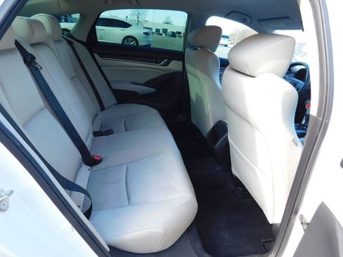 Used 2018 Honda Accord LX image 4