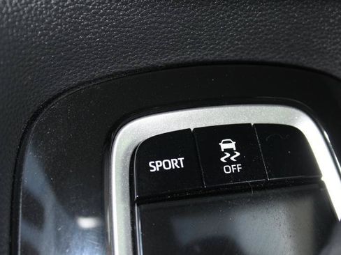 Used 2021 Toyota Corolla SE FWD image 34