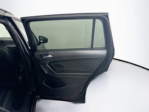 Used 2021 Volkswagen Tiguan SE R-Line FWD image 30