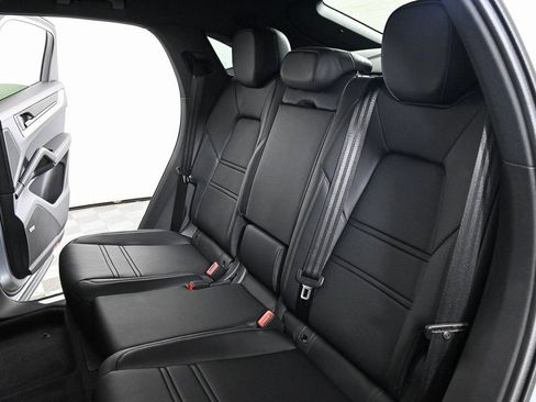 Used 2026 Porsche Cayenne Coupe AWD/4WD image 22
