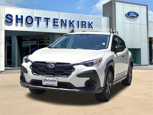 Used 2024 Subaru Crosstrek 2.0i image 3