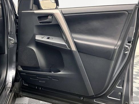 Used 2018 Toyota RAV4 LE image 24