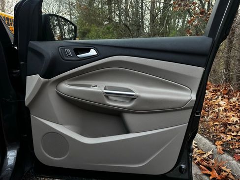 Used 2015 Ford Escape SE w/ Equipment Group 201A image 11