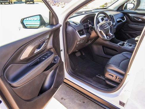 Certified 2023 GMC Terrain SLT image 27