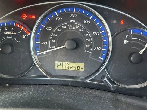 Used 2010 Subaru Forester 2.5X Premium w/ Popular Equipment Group 1A image 3