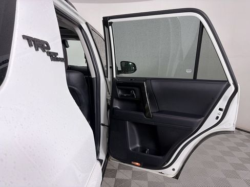 Used 2021 Toyota 4Runner TRD Off-Road Premium w/ Moonroof Package AWD/4WD image 29