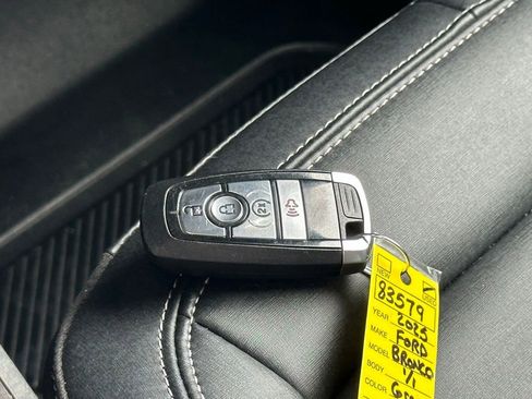 Used 2025 Ford Bronco Badlands AWD/4WD image 37