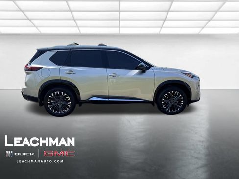Used 2026 Nissan Rogue Platinum w/ Platinum Premium Package AWD/4WD image 8