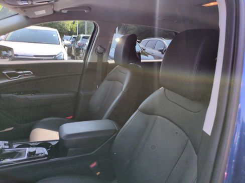 Used 2024 Kia Sportage EX FWD image 14