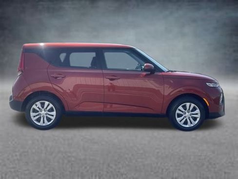 Used 2022 Kia Soul LX image 4