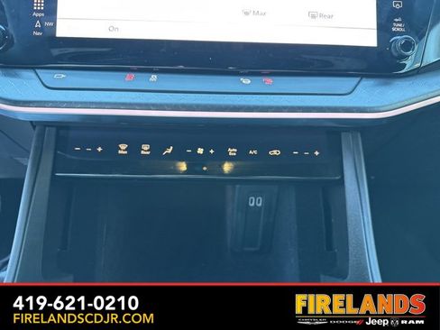 Used 2025 Jeep Wagoneer S Limited image 29