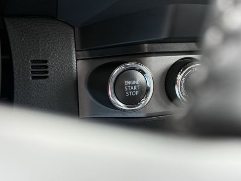 Used 2021 Toyota Tacoma TRD Sport image 4