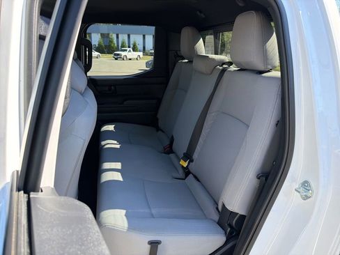 Used 2024 Toyota Tacoma SR5 AWD/4WD image 19