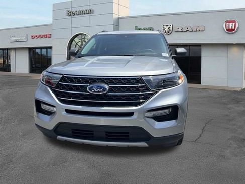 Used 2023 Ford Explorer XLT w/ Equipment Group 202A AWD/4WD image 8