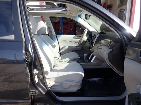 Used 2013 Subaru Forester 2.5X Premium w/ Popular Pkg 3 image 26