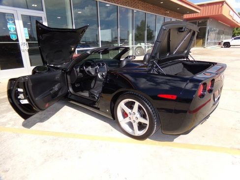 Used 2006 Chevrolet Corvette Convertible w/ Preferred Equipment Group RWD image 14