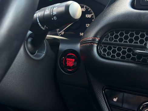 Used 2025 Honda HR-V Sport image 22