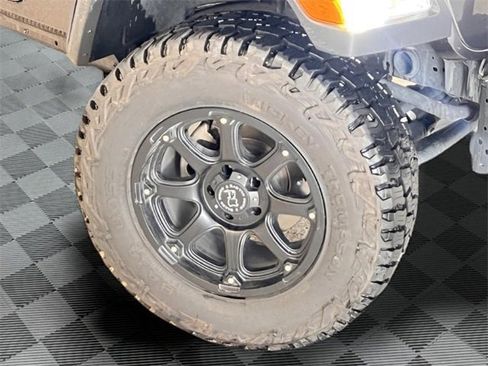 Used 2020 Jeep Gladiator Overland image 26