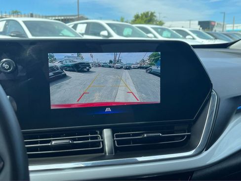 Used 2025 Chevrolet Trax LT w/ LT Convenience Package image 24