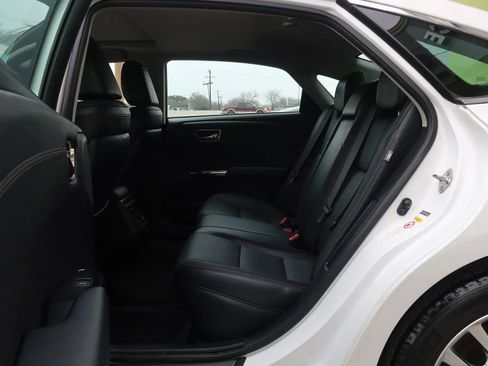 Used 2018 Toyota Avalon Limited image 19