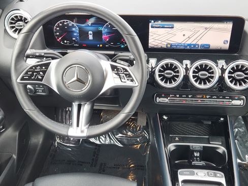 Certified 2025 Mercedes-Benz GLA 250 4MATIC image 19