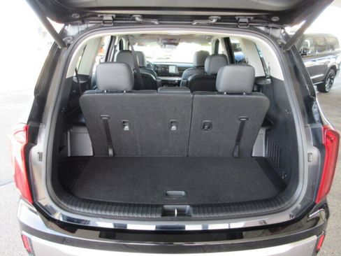Used 2025 Kia Telluride S image 31