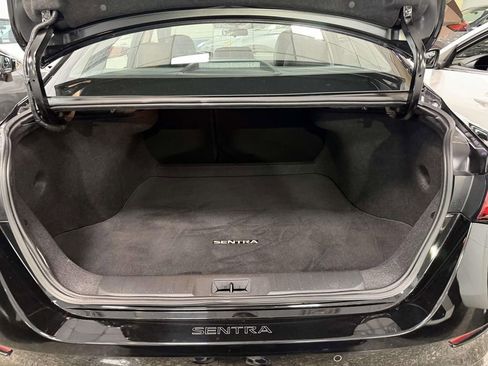 Used 2023 Nissan Sentra SR w/ SR Premium Package FWD image 23