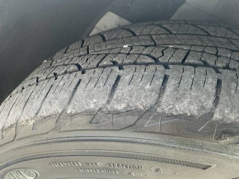 Used 2015 Chrysler Town & Country Touring FWD image 28