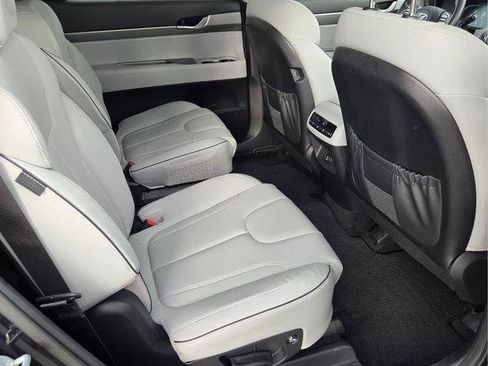 Used 2025 Hyundai Palisade SEL FWD image 18