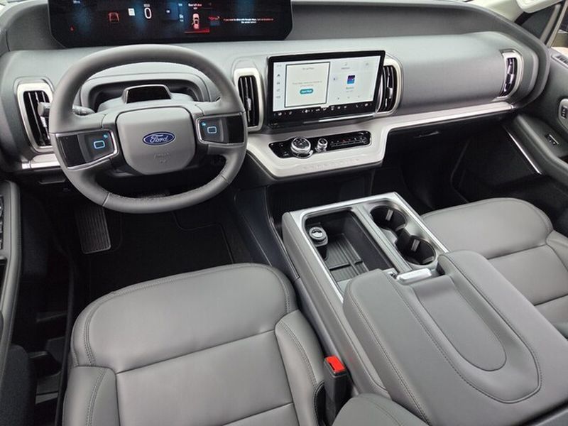 New 2026 Ford Expedition Active RWD image 10