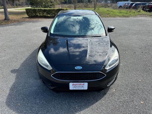 Used 2016 Ford Focus SE image 2