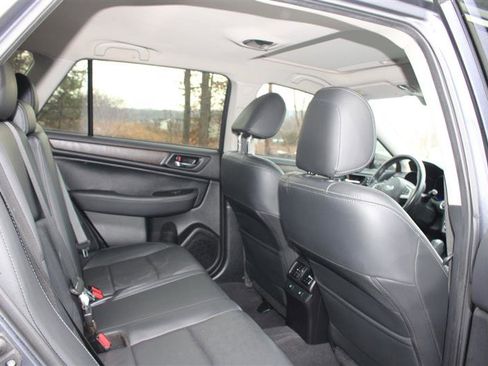 Used 2015 Subaru Outback 3.6R Limited image 16