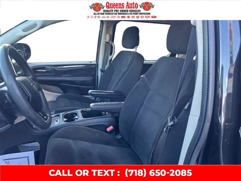 Used 2019 Dodge Grand Caravan SE FWD image 10