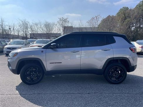 Used 2023 Jeep Compass Trailhawk image 6