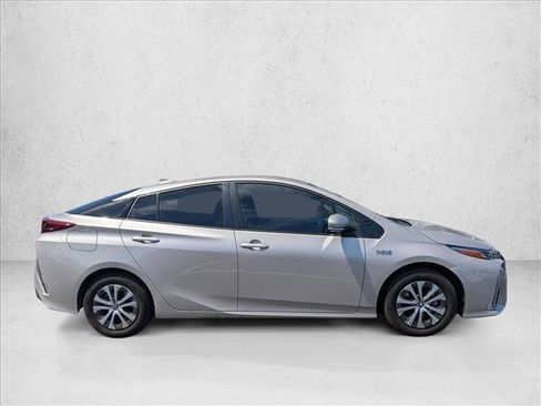 Used 2021 Toyota Prius Prime XLE w/ Carpet Mat Package (TMS) FWD image 4
