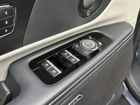 Used 2024 Lincoln Nautilus Premier w/ Equipment Group 102A image 24